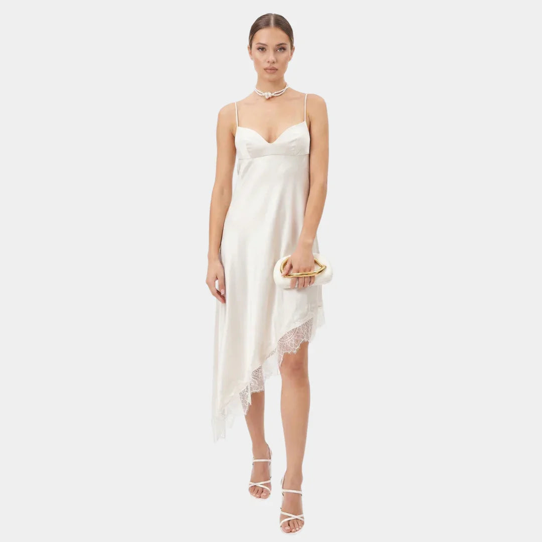 Camille | Romantic elegance with a modern touch