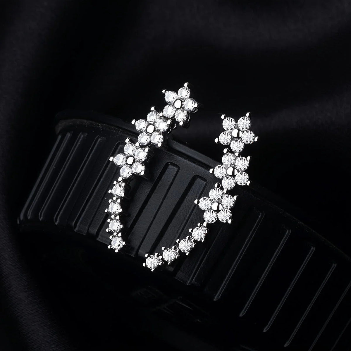 Eclore | Timeless Flower Earrings