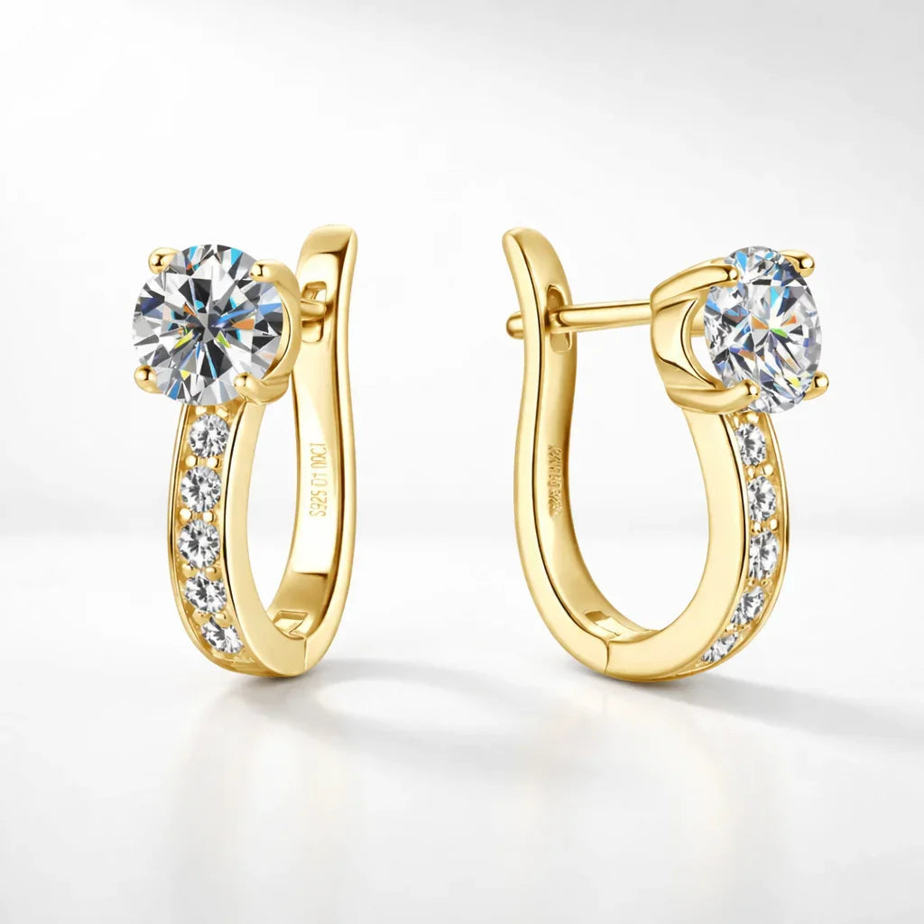 Louise | Huggie Earrings in Moissanite Kanal