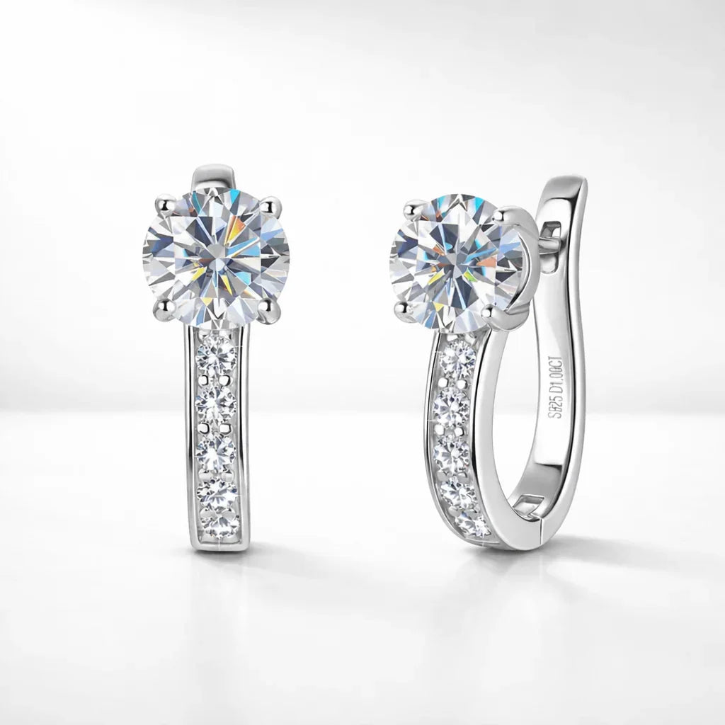 Louise | Huggie Earrings in Moissanite Kanal