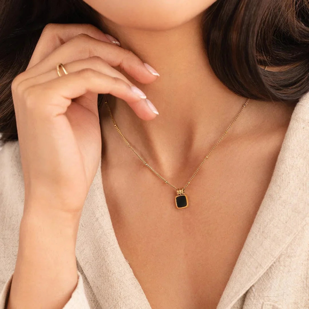 Coralie | Chic Black Midnight Pendant Necklace