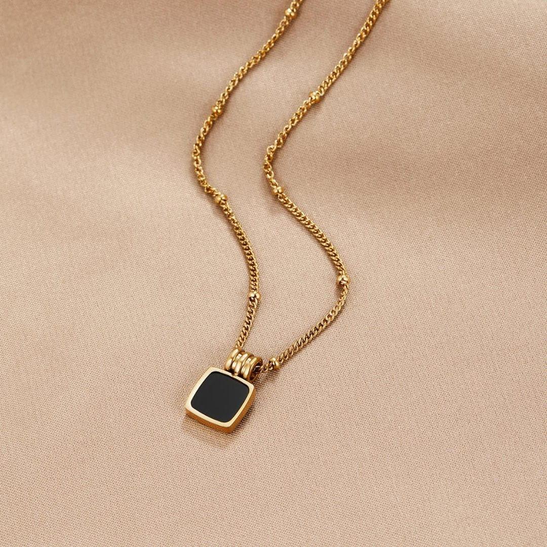 Coralie | Chic Black Midnight Pendant Necklace